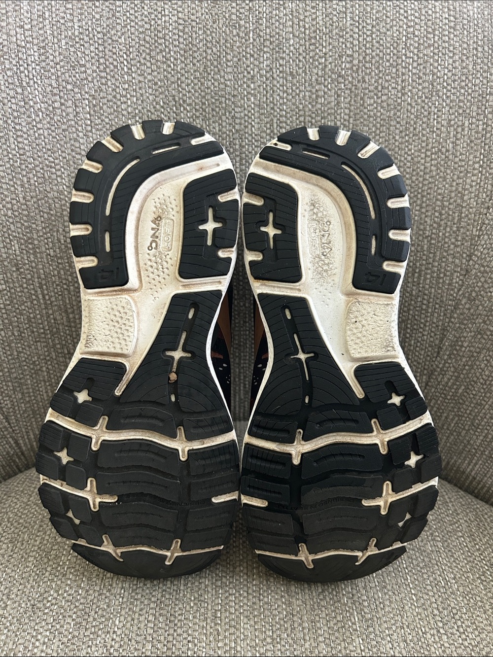 Brooks Ghost 14 "Run Hoppy" Special Edition Sneakers - Picture 7 of 7
